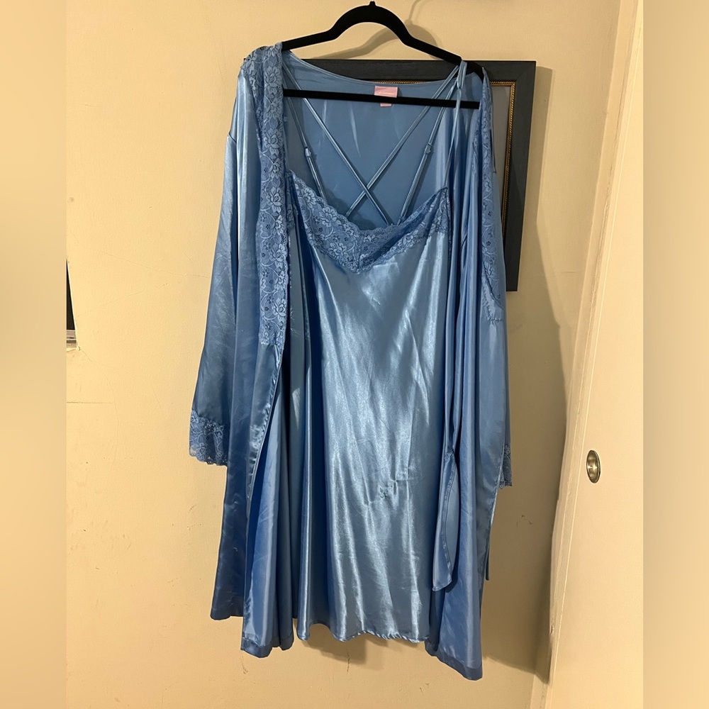 Elegant Blue Satin Nightgown Set